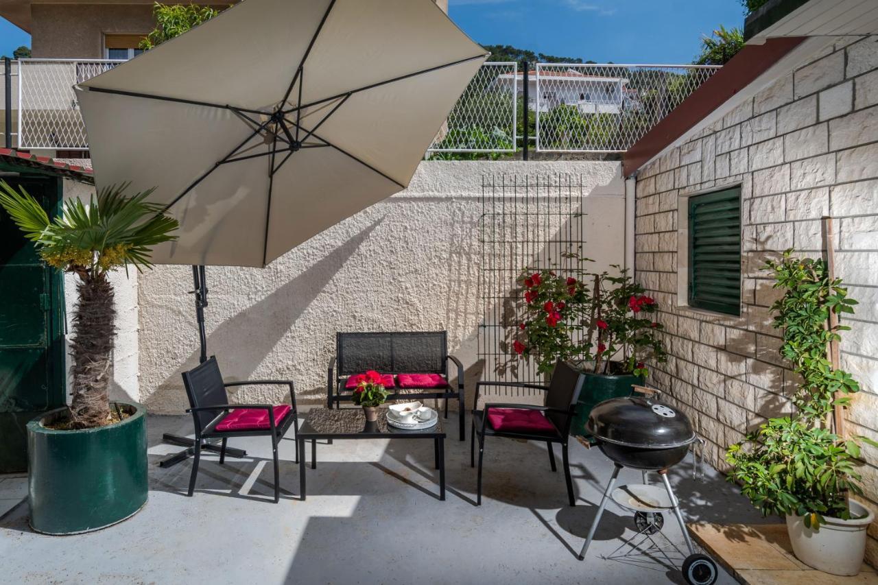 Heavenly Corner Apartment Split Exterior photo