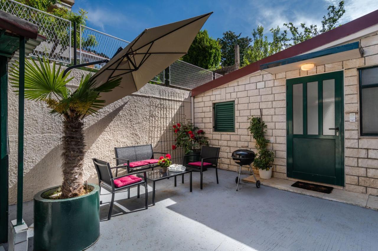 Heavenly Corner Apartment Split Exterior photo