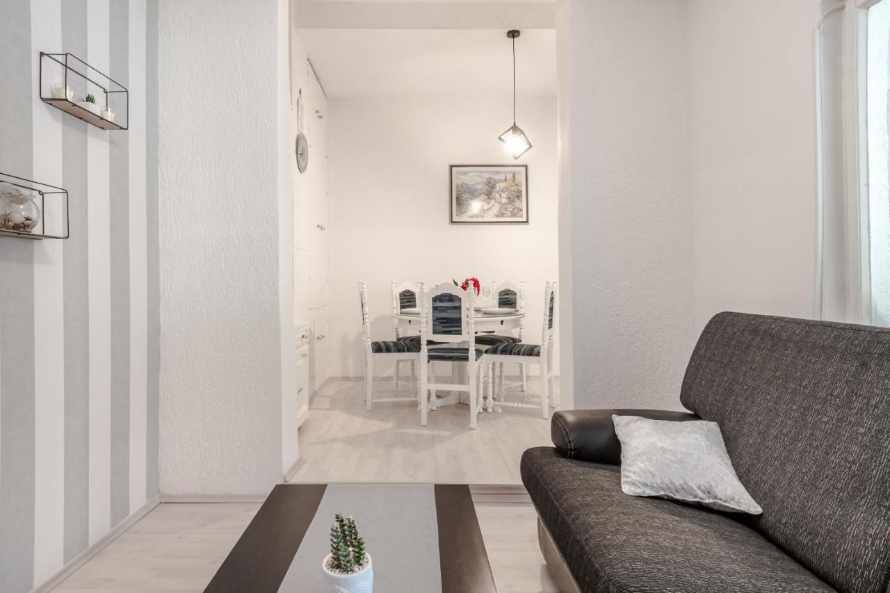 Heavenly Corner Apartment Split Exterior photo